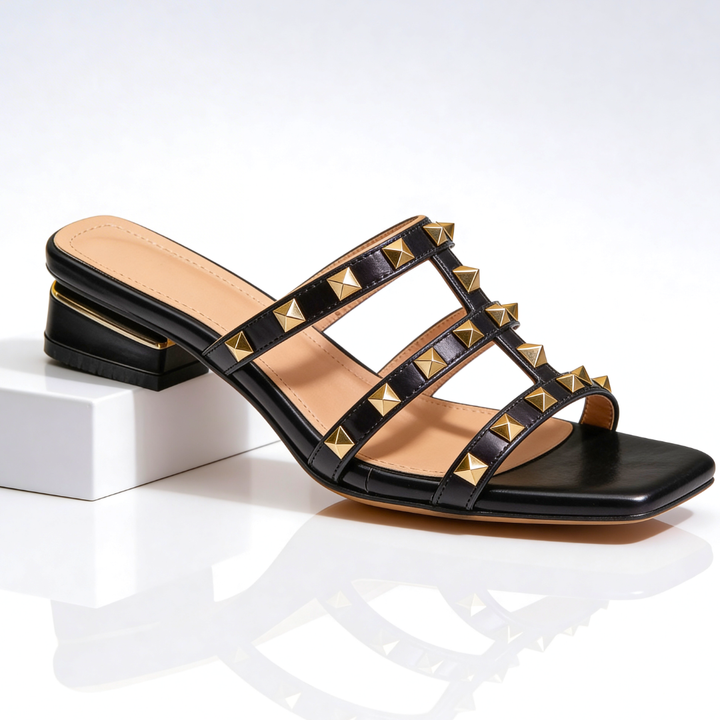 Sandales talon bas cloutées
