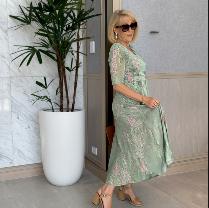 Celia | Robe midi élégante à décolleté en V