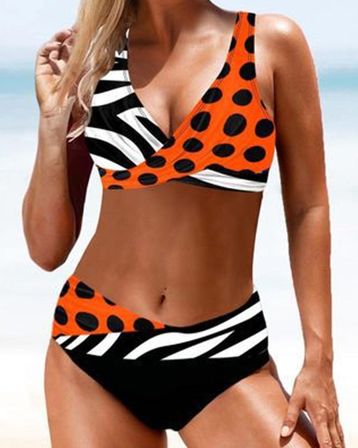 Eva - Bikini Coloré et Enjoué