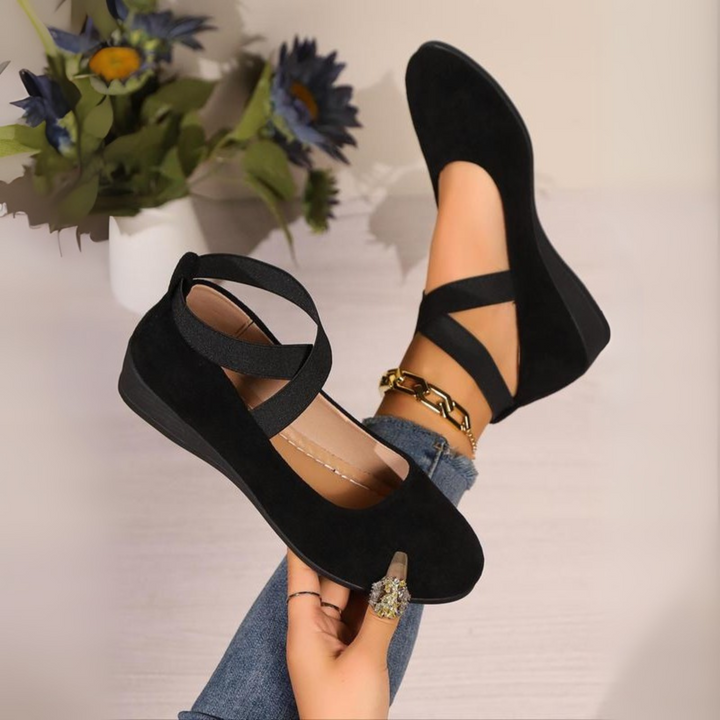 Ballerines en Suède Noire pour Femmes avec Talon Wedge Bas Design Élégant