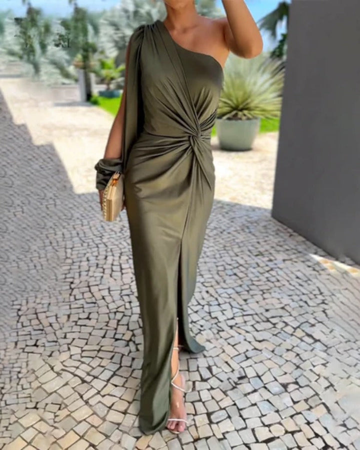 Éloria | Robe longue satinée asymétrique élégante