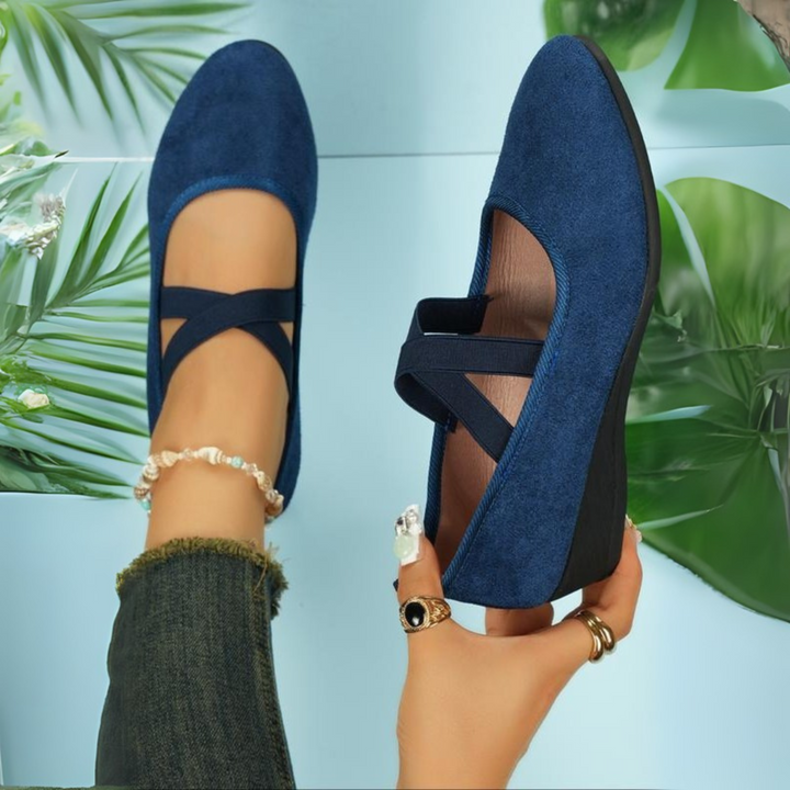 Ballerines en Suède Noire pour Femmes avec Talon Wedge Bas Design Élégant
