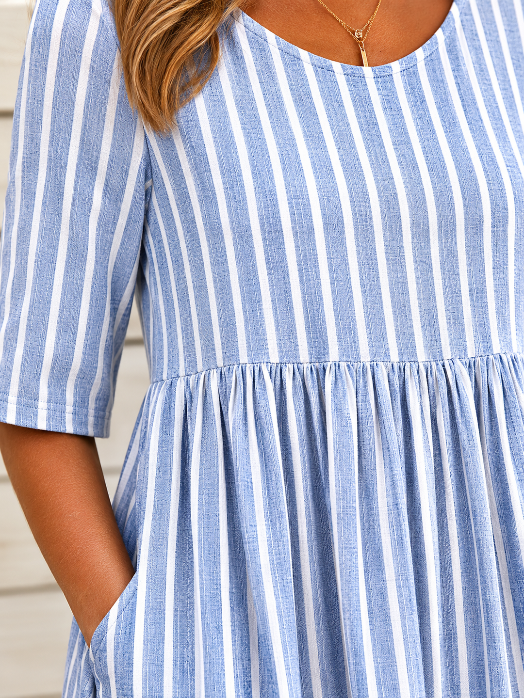 AMANDA | ROBE MIDI ÉLÉGANTE À RAYURES AVEC COUVERTURE DU VENTRE