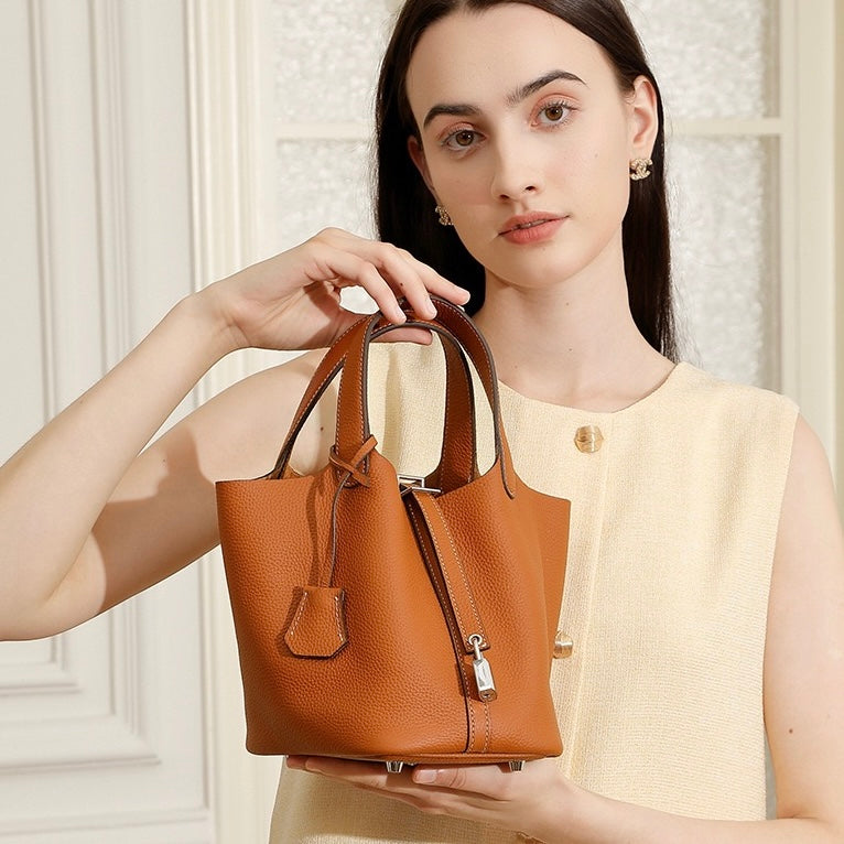 Sac cabas en cuir véritable pour femme avec boucle argentée