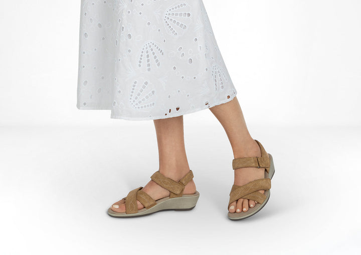 Holly – Une chaleur naturelle dans un camel doux