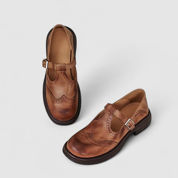 Chaussures plates à boucle style classique