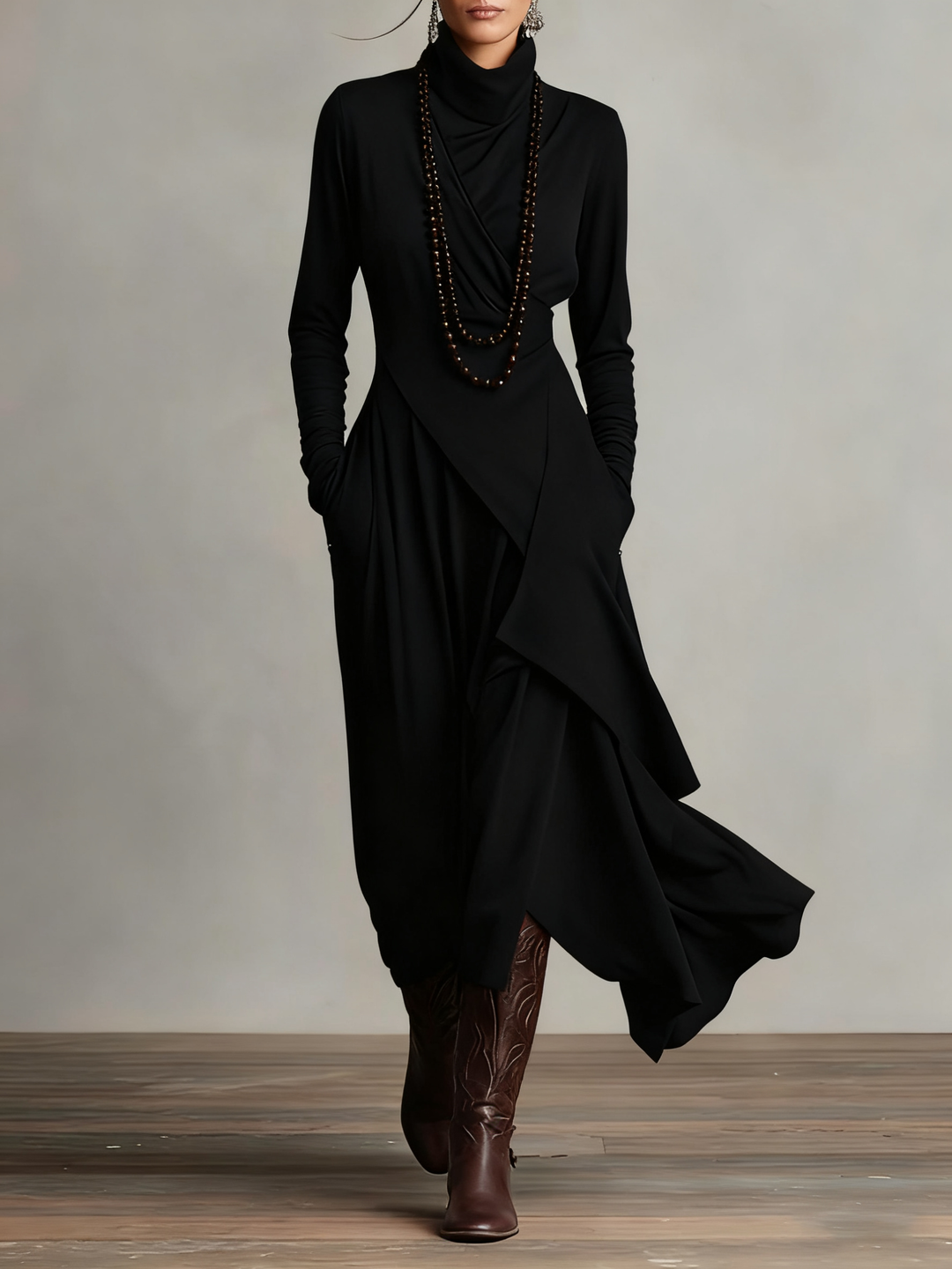 Longue robe élégante à col roulé et drapés