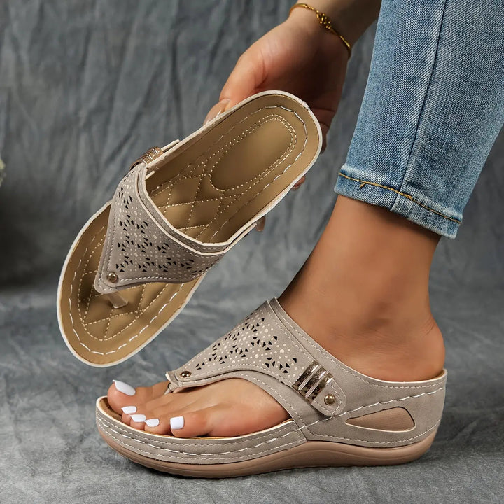 Élodie - Sandales compensées à entredoigt pour femme